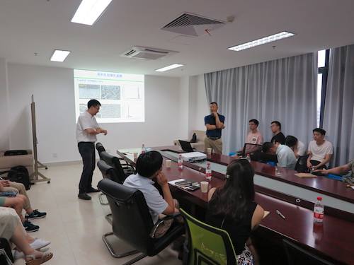 李胜海研究员与师生交流