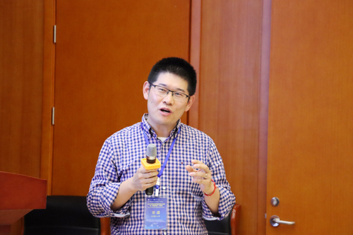 张譞教授作受邀报告